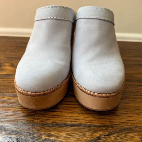 Antonio Melani x Kimberly Whitman Camellia Sky Blue Leather Clogs Size 7M - Picture 3 of 9